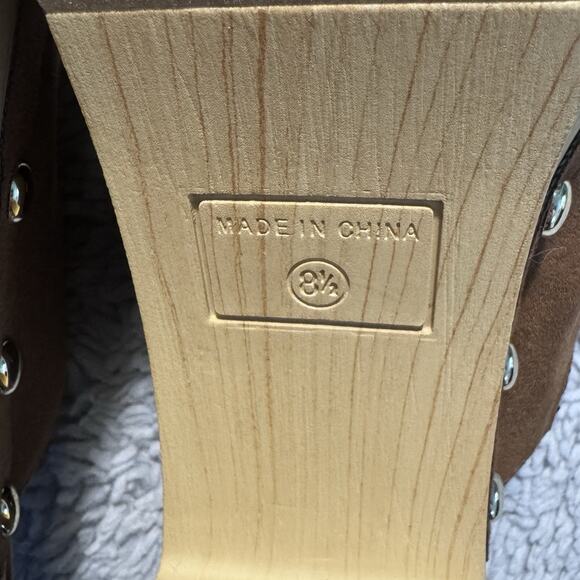 New Sun + Stone Studded Tan Suede Clogs Shoes Womens 8.5 - Picture 5 of 7